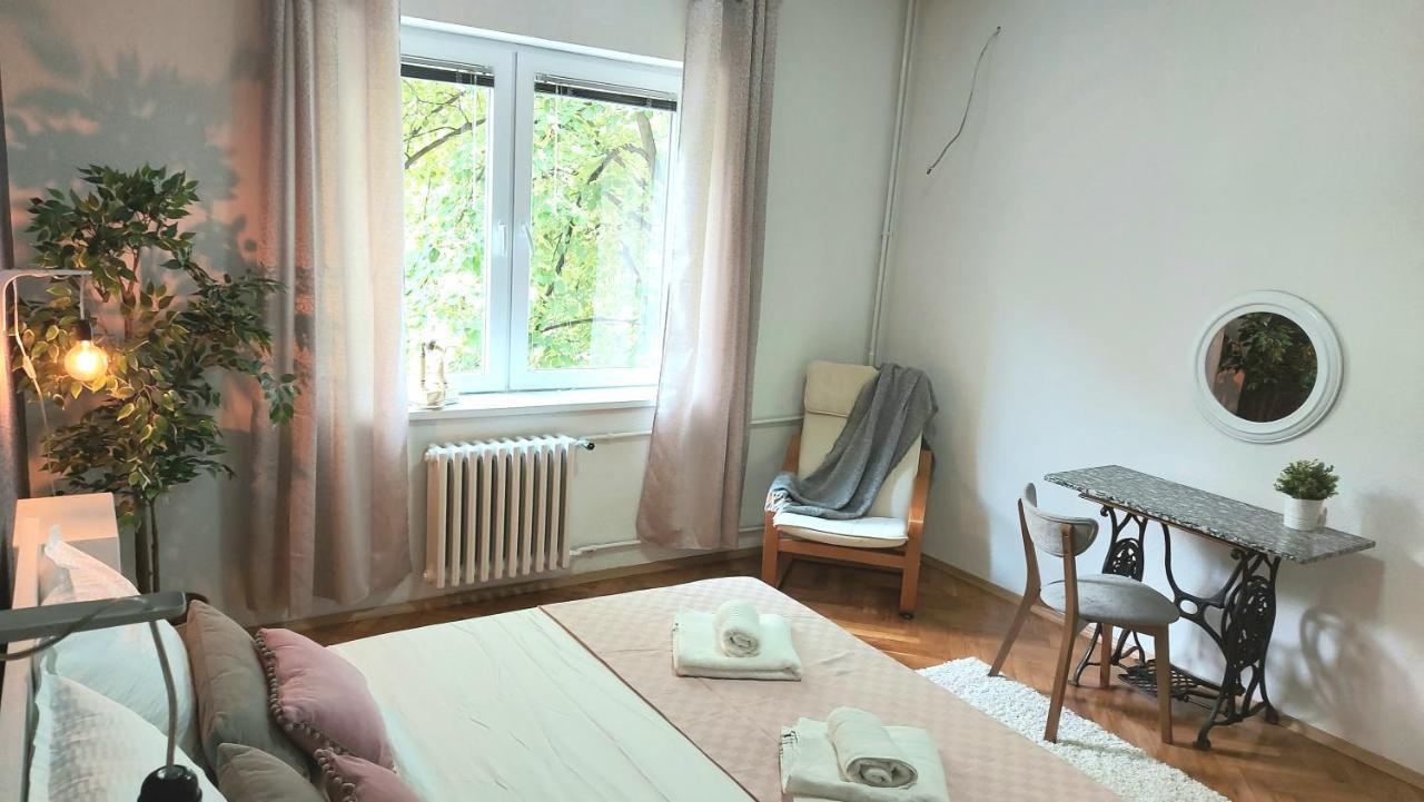 Inner City Two Bedroom Apartment 斯科普里 外观 照片