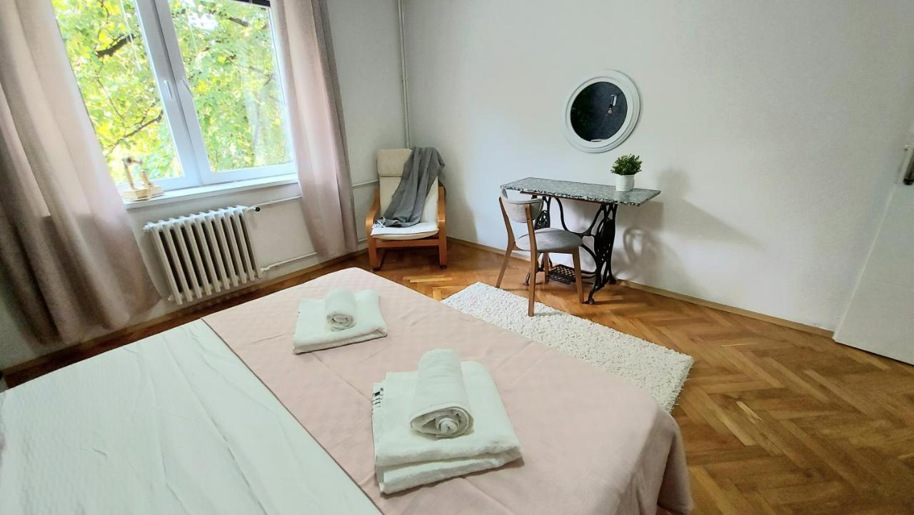 Inner City Two Bedroom Apartment 斯科普里 外观 照片