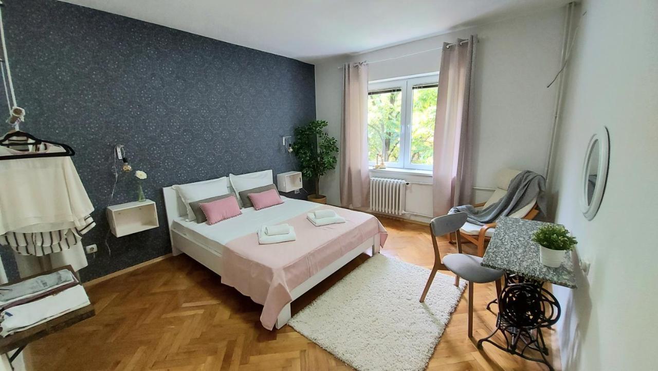 Inner City Two Bedroom Apartment 斯科普里 外观 照片