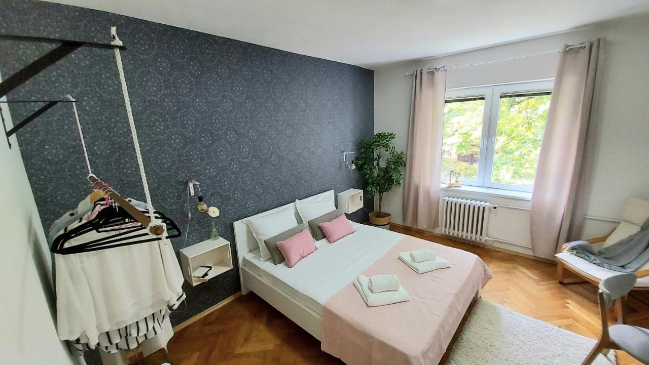 Inner City Two Bedroom Apartment 斯科普里 外观 照片